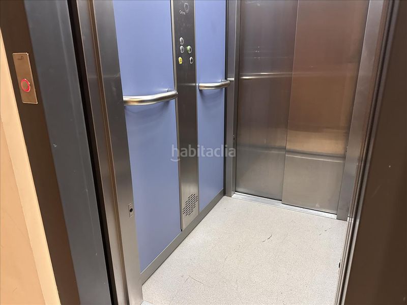 Foto a0867d94-4905-4240-b363-fc3dddccd130. Parking coche en Vilajuïga