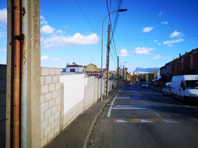 Foto e40f2d67-3e15-4ff5-bbc8-9b97a00a137d. Dúplex amb aparcament a San Bernabé Algeciras