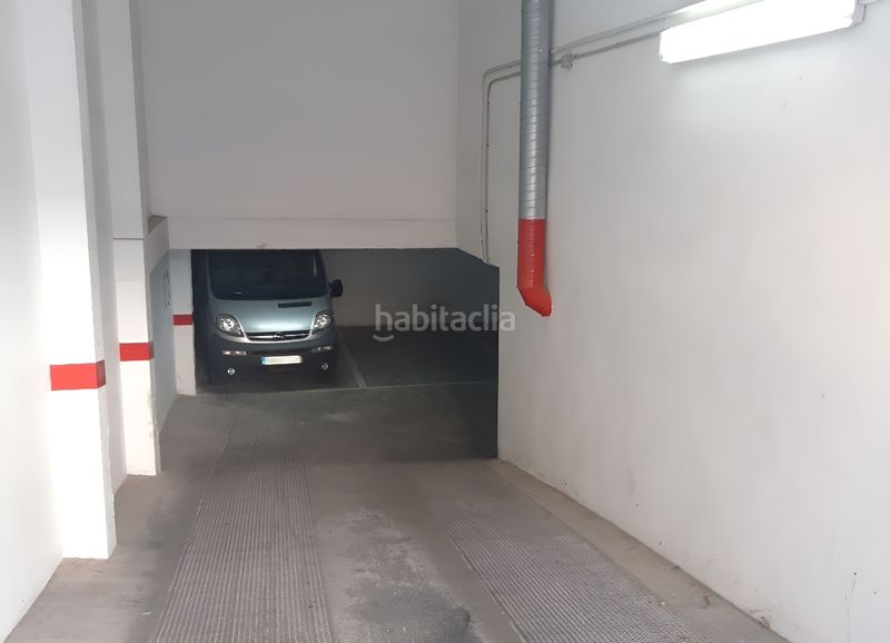 Foto a4cc7672-b8d4-4da1-81df-46ebfb5eba78. Aparcament cotxe a Centro Chiva