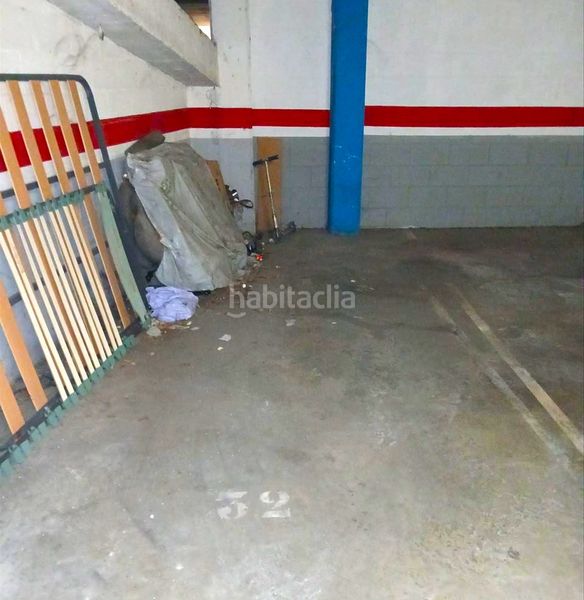 Foto e7d042b3-7122-4022-9a10-a0390d8abd5c. Aparcament cotxe a Cassà de la Selva