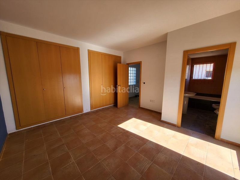 Foto f6da16e8-8438-4df9-a29e-15d043c64db9. Xalet amb aparcament a Monserrat