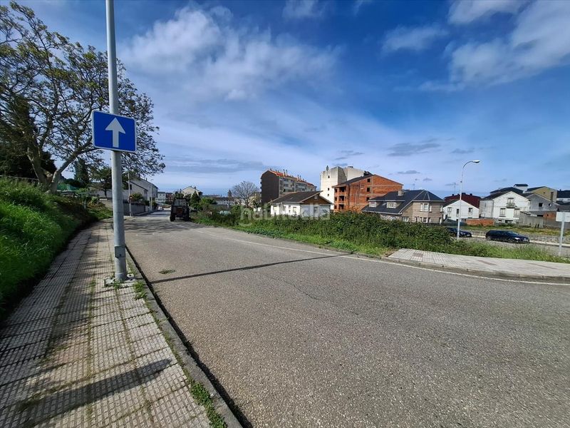 Foto cc902918-4eda-4870-a43c-7ab3f98ab6a6. Terreny residencial a Burela