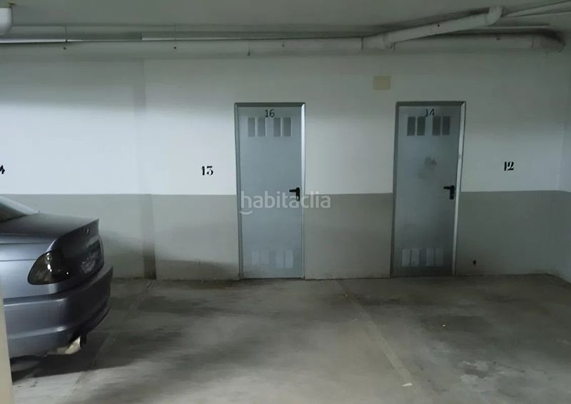 Foto f16042b4-72c3-492c-999d-188ae935d548. Aparcament cotxe a Real de Montroi