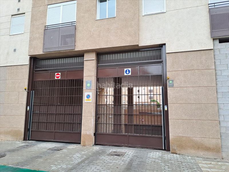 Foto 147beff9-24cf-4112-a554-28fea8c9fe44. Aparcament cotxe a colores - entreparques Sevilla