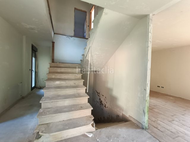 Foto b8f5a5d0-f478-488b-9065-3f721d8de74b. Casa amb aparcament a Vilaboa