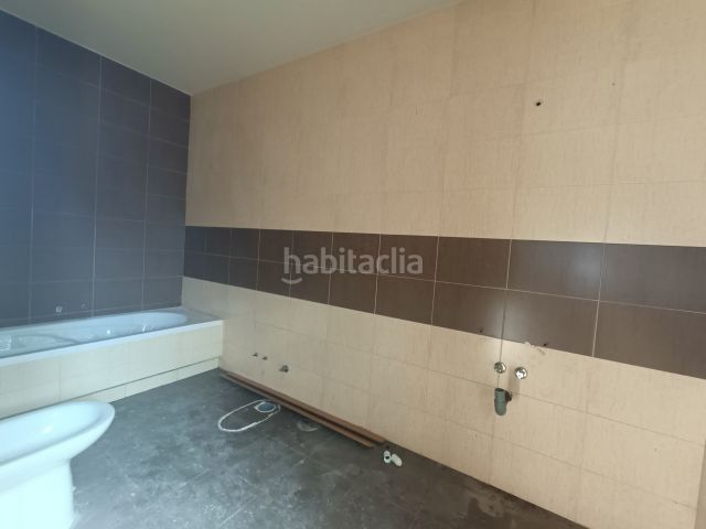 Foto d0e8bfee-5a54-46e9-89c7-8229d9edf37b. Casa amb aparcament a Vilaboa
