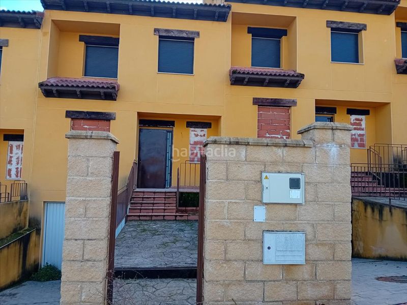 Foto 567420ee-eccd-4a80-9116-7a73534d4e9e. Casa adossada a Tiemblo (El)