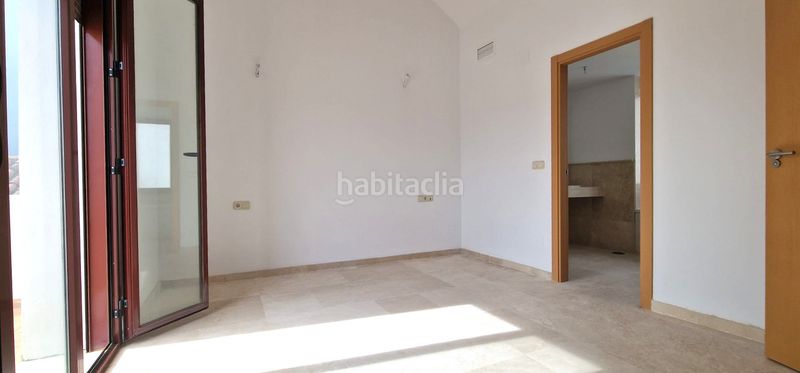 Foto 305e2cea-7592-4b81-b933-1b8e765e70e4. Casa adossada a Cártama pueblo Cártama