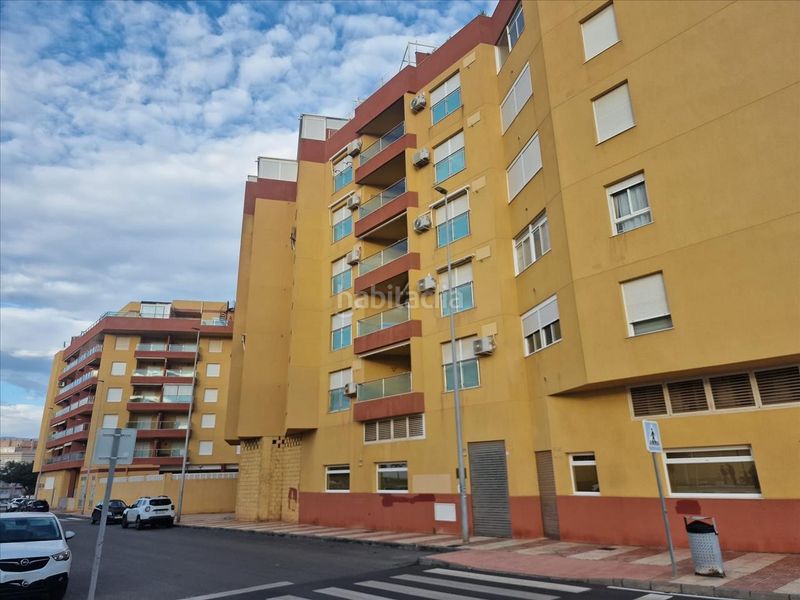 Foto dd80a76d-b344-49f6-bdbf-2d537a85ec61. Aparcament cotxe a Roquetas pueblo Roquetas de Mar