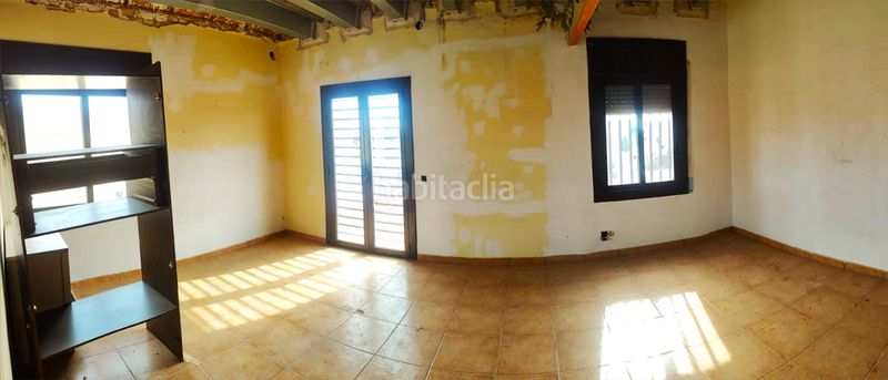 Foto 2ec6a12c-b0c1-40d1-b3b7-4443a9a473c4. Edificio en Ponteareas