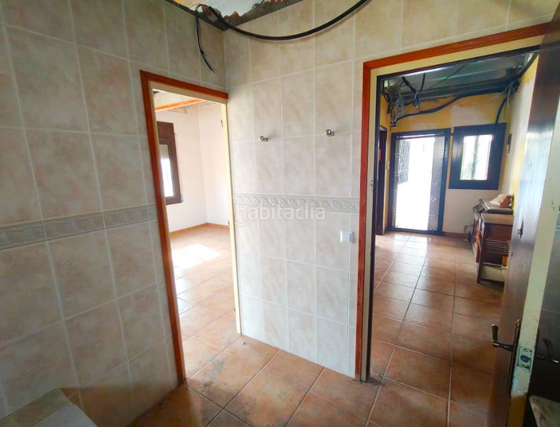 Foto bbfa3d5b-f3dc-43a9-bf2c-0dcfc1fa63de. Edificio en Ponteareas
