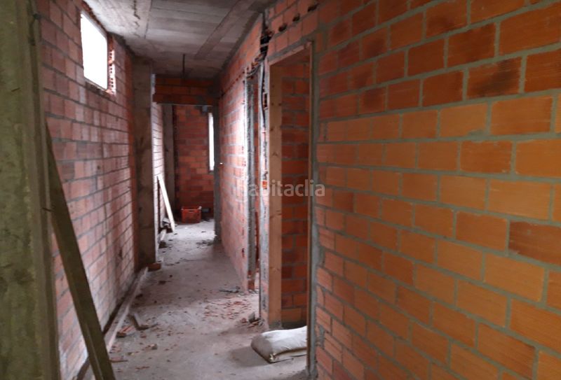 Foto cad6bcc7-e98f-4dd4-92dd-20ab67136440. Edificio en Ponteareas
