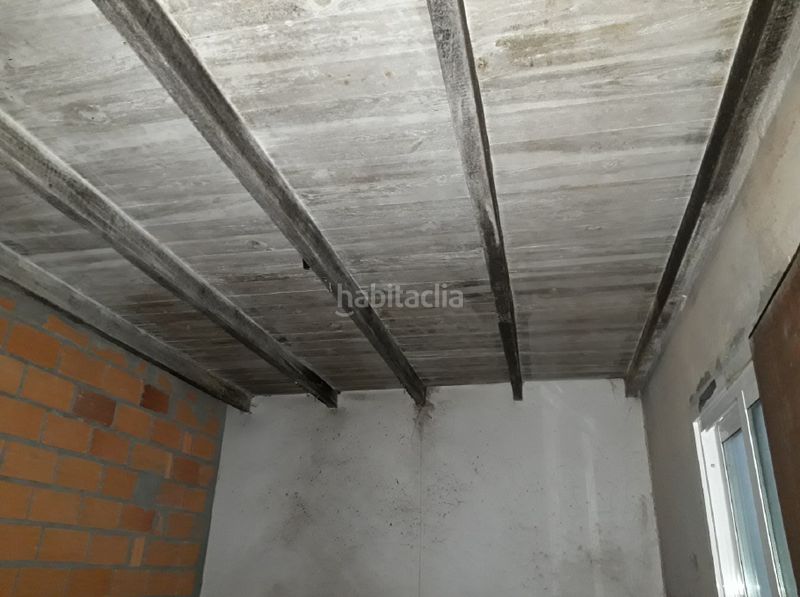 Foto eb585e88-978b-4819-9c65-7ffb144e91fe. Edificio en Ponteareas
