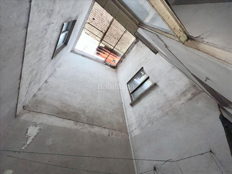 Foto f3b3a1f7-de7d-42e7-9e27-4b4178eb0bc9. Edificio en Ponteareas