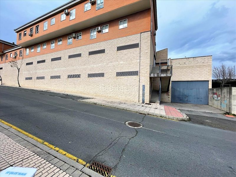Foto c144e4c2-2ccc-4058-96d6-d30ed7903845. Aparcament cotxe a Zona Norte - Hospital - Urbanizaciones Plasencia