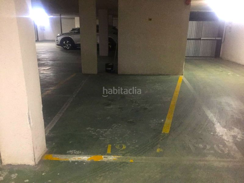Foto f0b028b5-7c44-4e96-8c4b-39fe8c783876. Aparcament cotxe a Nájera