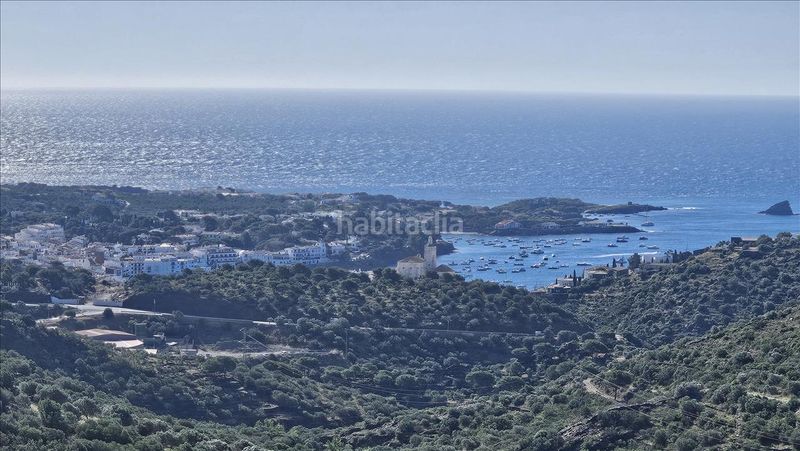 Foto fc6e4ff8-89f4-40cb-b49c-098cacf3d8c6. Duplex avec parking dans Cadaqués