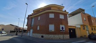 Casa adossada  Enric valor