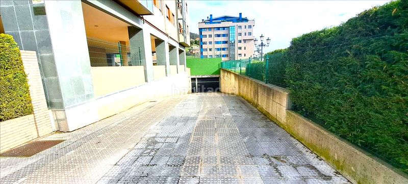 Foto d74d9f20-370e-43ef-b8af-e8684b096d20. Aparcament cotxe a Ciudad Naranco - Prados de La Fuente Oviedo
