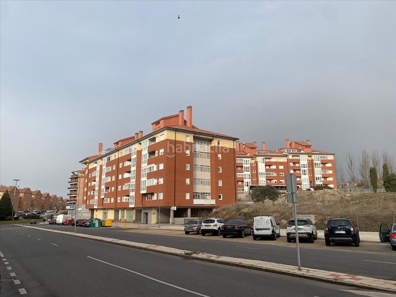 Foto 729f2060-57a4-4320-b659-3592ef5b9d57. Aparcament cotxe a Universidad Ávila