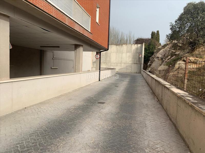 Foto 5c6d2e43-ebb0-4f08-91bf-0f6ba7b76458. Parking coche en Universidad Ávila