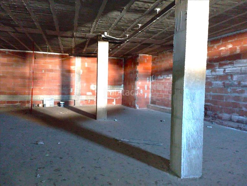 Foto 626e5c18-c27b-42ab-8257-2cb65b9c7ce2. Local comercial a Bembibre