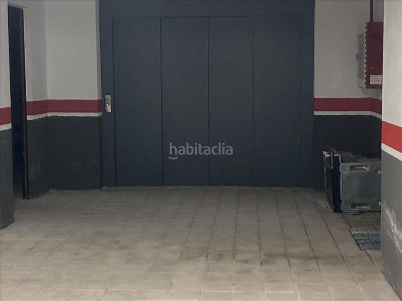 Foto 5173ce62-9faf-4dc9-b20a-b086a9dd9108. Parking coche en Centro Almazora / Almassora