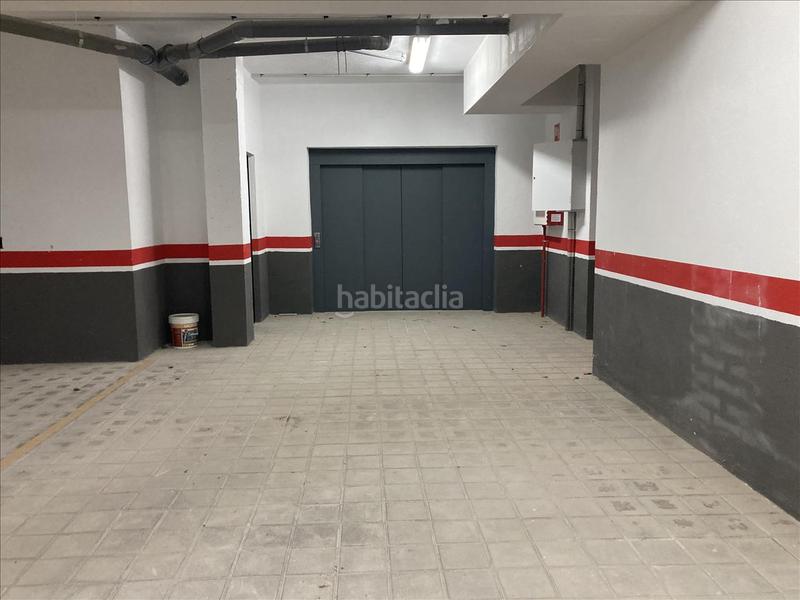 Foto e8b0b508-9479-4e62-846d-67b2abb07f9d. Autoparkplatz in Centro Almazora / Almassora