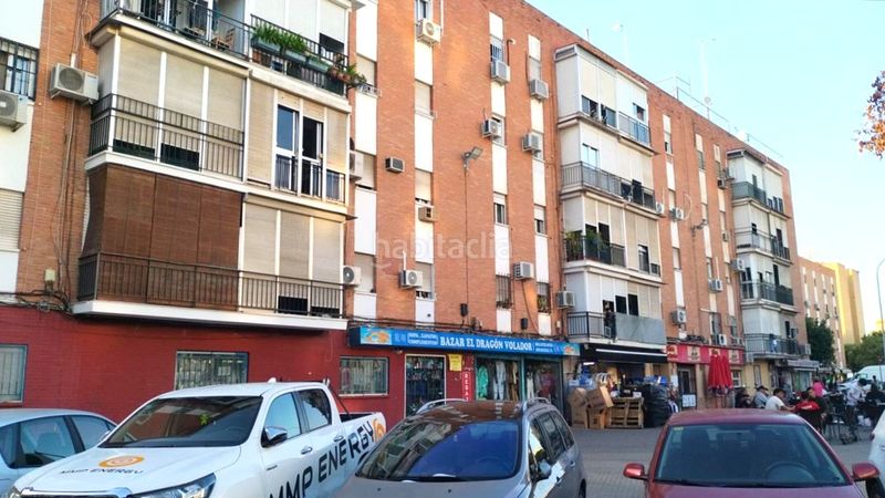 Foto b1432d63-4f45-4fb3-9e54-66059fc3472e. Piso en El Torrejón - El Cerezo Sevilla