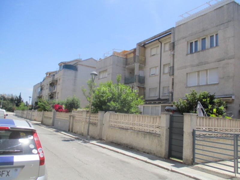 Foto 568754bb-6208-4922-801b-3a01bf5c47ab. Parking voiture dans Cunit diagonal Cunit