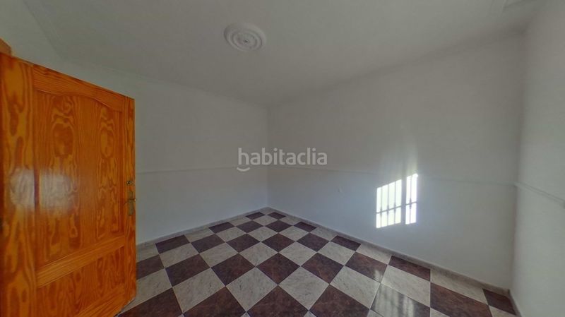 Foto 0c3c23c9-9db8-4af6-a782-2323cca28cbc. Casa adossada a Este Mérida