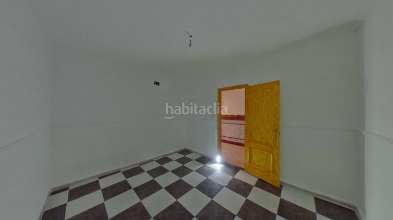 Foto d8c1f70d-18b9-467f-9682-c524b57b5874. Casa adossada a Este Mérida