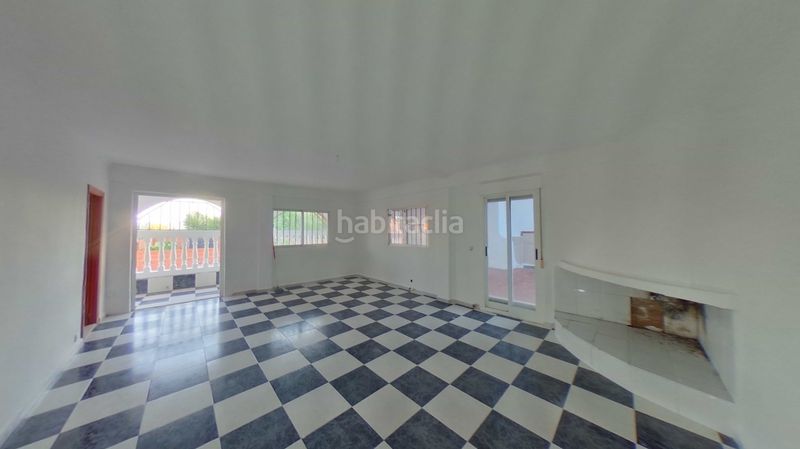Foto fde2eff8-c356-439a-9438-5762078be63c. Casa adossada a Este Mérida