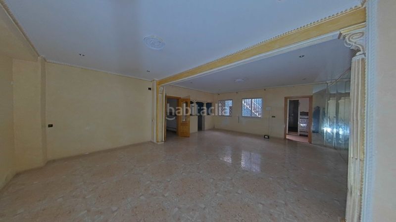 Foto fdf3c576-0625-4225-b9f9-07c4c1485ddf. Casa adossada a Este Mérida