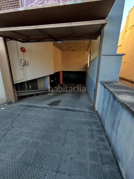 Foto c1039625-b767-455c-ab9d-aeeb3d9dc549. Aparcament cotxe a Puigmal - Mas Nou Empuriabrava