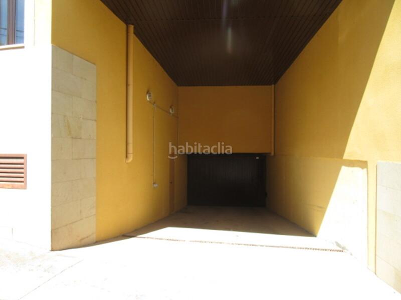 Foto a72ada5d-4dfe-4337-a40a-97247bd45186. Parking coche en Berceo