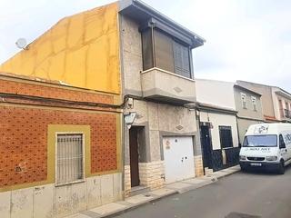 Casa adossada  Calle santa maria de la cabeza 60