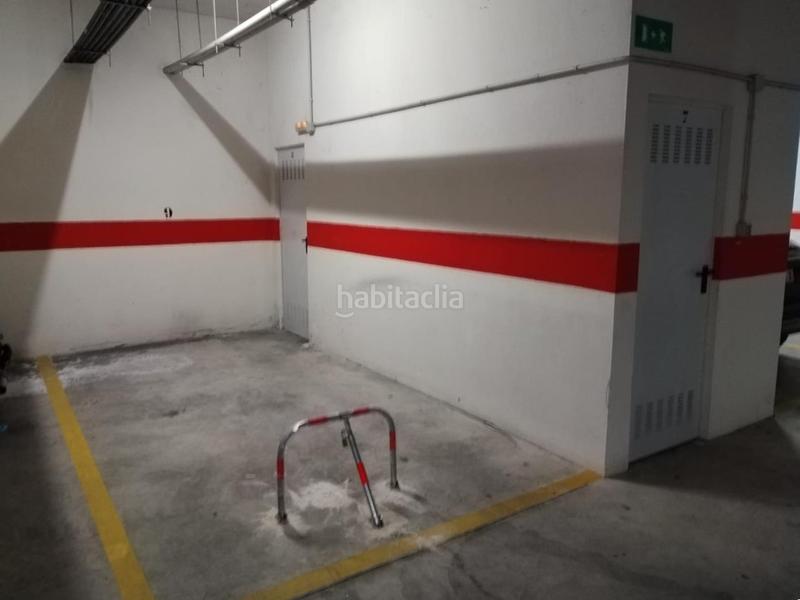 Foto e89d0c8a-4329-485e-834d-ff2aa0edc653. Parking coche en San Roque - Ronda Norte Badajoz