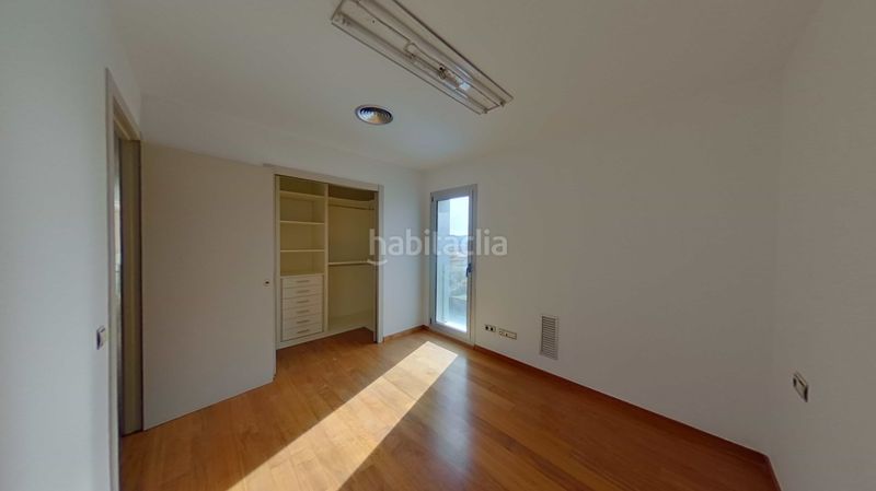 Foto 4ce20439-84af-4f29-a43d-c972bfc18e8f. Casa amb piscina a Canovelles