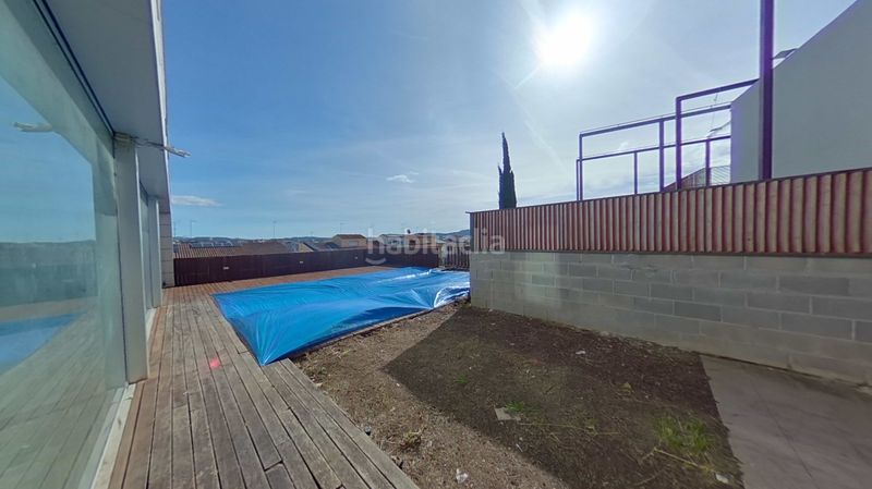 Foto 87f5947b-ffd0-4453-b4a2-8836894a6eea. Casa amb piscina a Canovelles