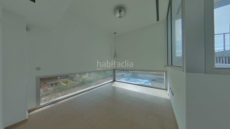 Foto e96616ab-84eb-48fe-b9f5-e8009db39c1c. Casa amb piscina a Canovelles