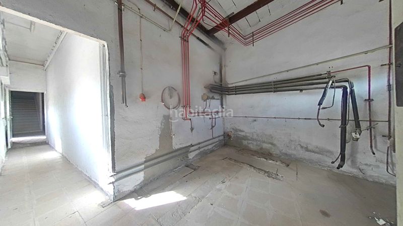 Foto 992fda15-1de4-48a3-8e47-38dc2104d944. Local comercial a Algemesí