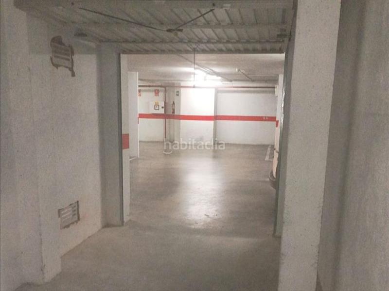 Foto 2e7a83bc-1a98-4d27-b895-b08a019513e4. Parking coche en Sants Patrons Alzira