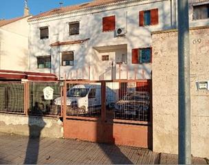 Casa adossada  Escultor garcia coronado