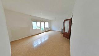 Semi detached house  Tarecus