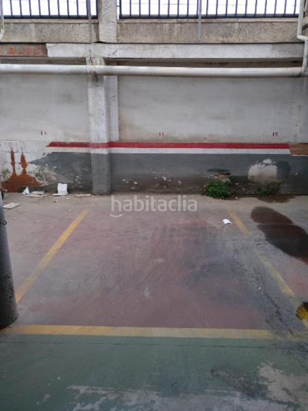 Foto a30cb077-7e2e-4581-9fc9-b81e781243e4. Parking voiture dans Sant Vicenç dels Horts