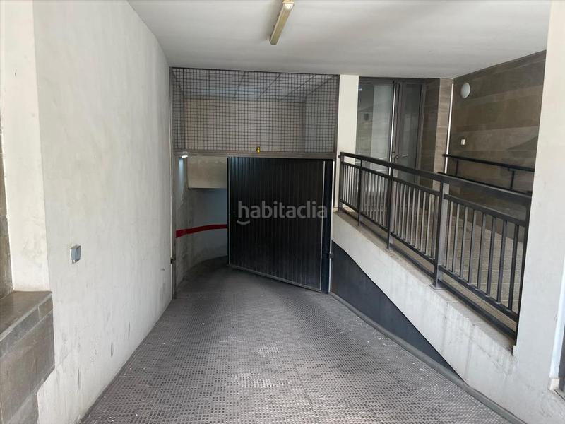 Foto cdf2384a-7b4e-43b5-af02-ff13c271dd90. Parking coche en El Palmar Murcia