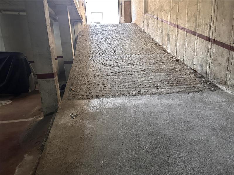 Foto a6e1cec2-a22c-470d-977f-fa2adfd971e6. Parking coche en Creu de la Mà Figueres