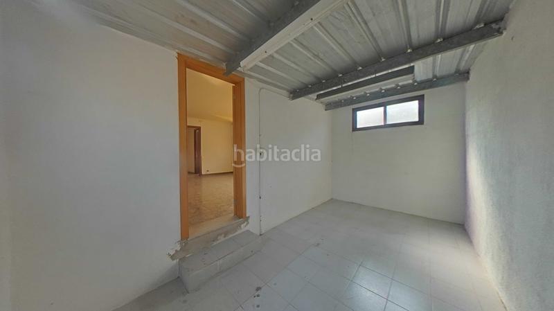 Foto 4eaa82a5-f8d1-491e-a2cd-0bd636f2575f. Nave industrial en Puigpelat
