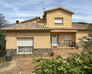 Maison à Vallgorguina